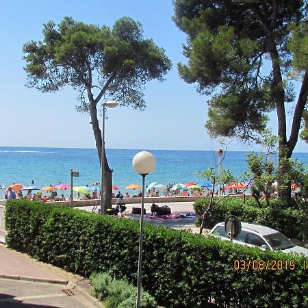 Apartamentos Alquihouse Vilafortuny Cambrils Eksteriør bilde